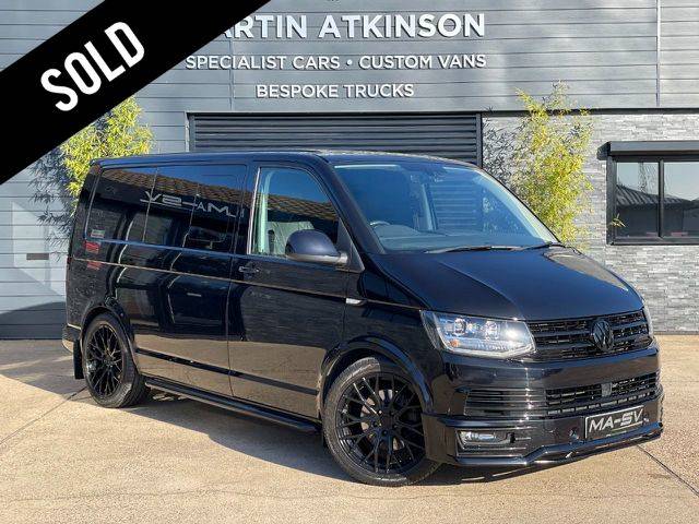 Volkswagen Transporter 2.0 TDI 150ps Highline Kombi Van Combi Van Diesel Deep Black