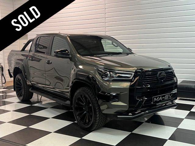 Toyota Hilux MA-SV Black Edition Hilux Invincible X 2.8 D-4D Automatic Pick Up Diesel Titan Bronze