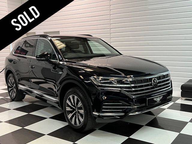 Volkswagen Touareg 3.0 V6 TDI 4Motion SEL Tech 286 5dr Tip Auto Estate Diesel Deep Black Pearl