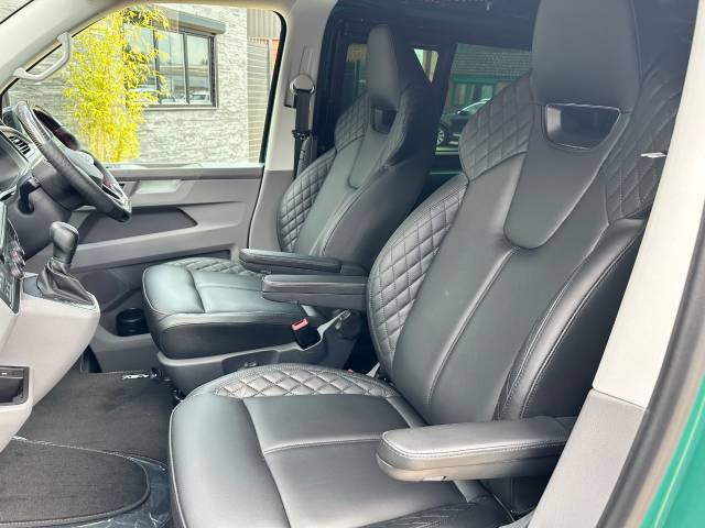 2023 Volkswagen Transporter 2.0 BiTDI 204 Highline Kombi Van 4MOTION DSG SWB