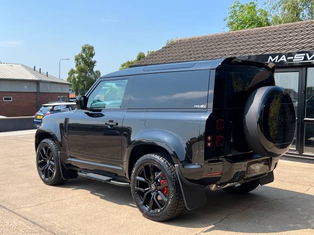 2023 Land Rover Defender 90 3.0 D250 MA-SV Black Edition Hard Top Commerical 3 Seat