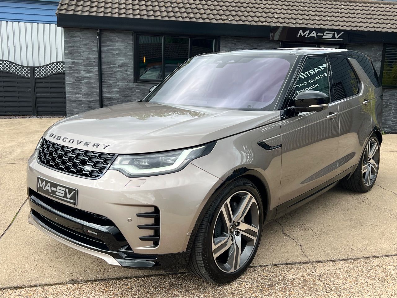 Land Rover Discovery D300 R-Dynamic HSE Commercial LCV Auto 3.0