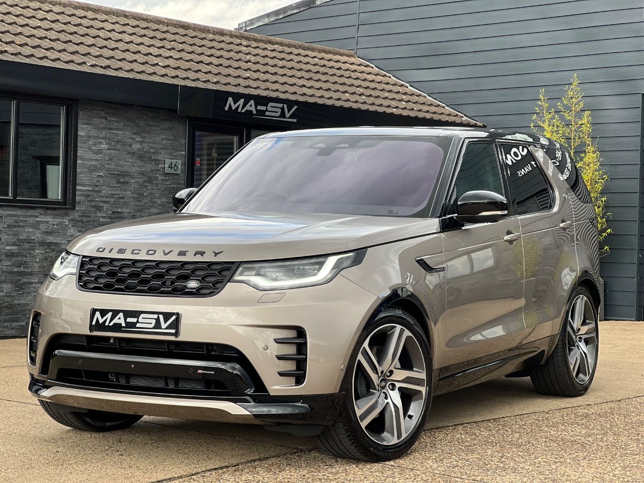 Land Rover Discovery D300 R-Dynamic HSE Commercial LCV Auto 3.0