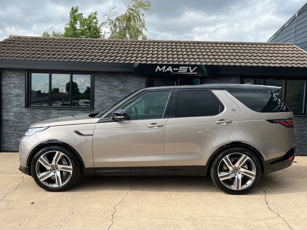 Land Rover Discovery D300 R-Dynamic HSE Commercial LCV Auto 3.0