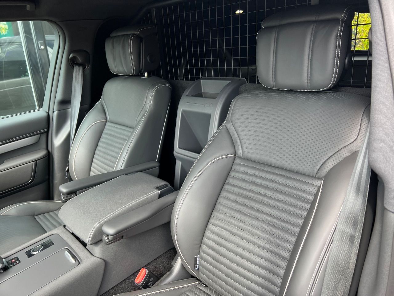 Land Rover Discovery D300 R-Dynamic HSE Commercial LCV Auto 3.0