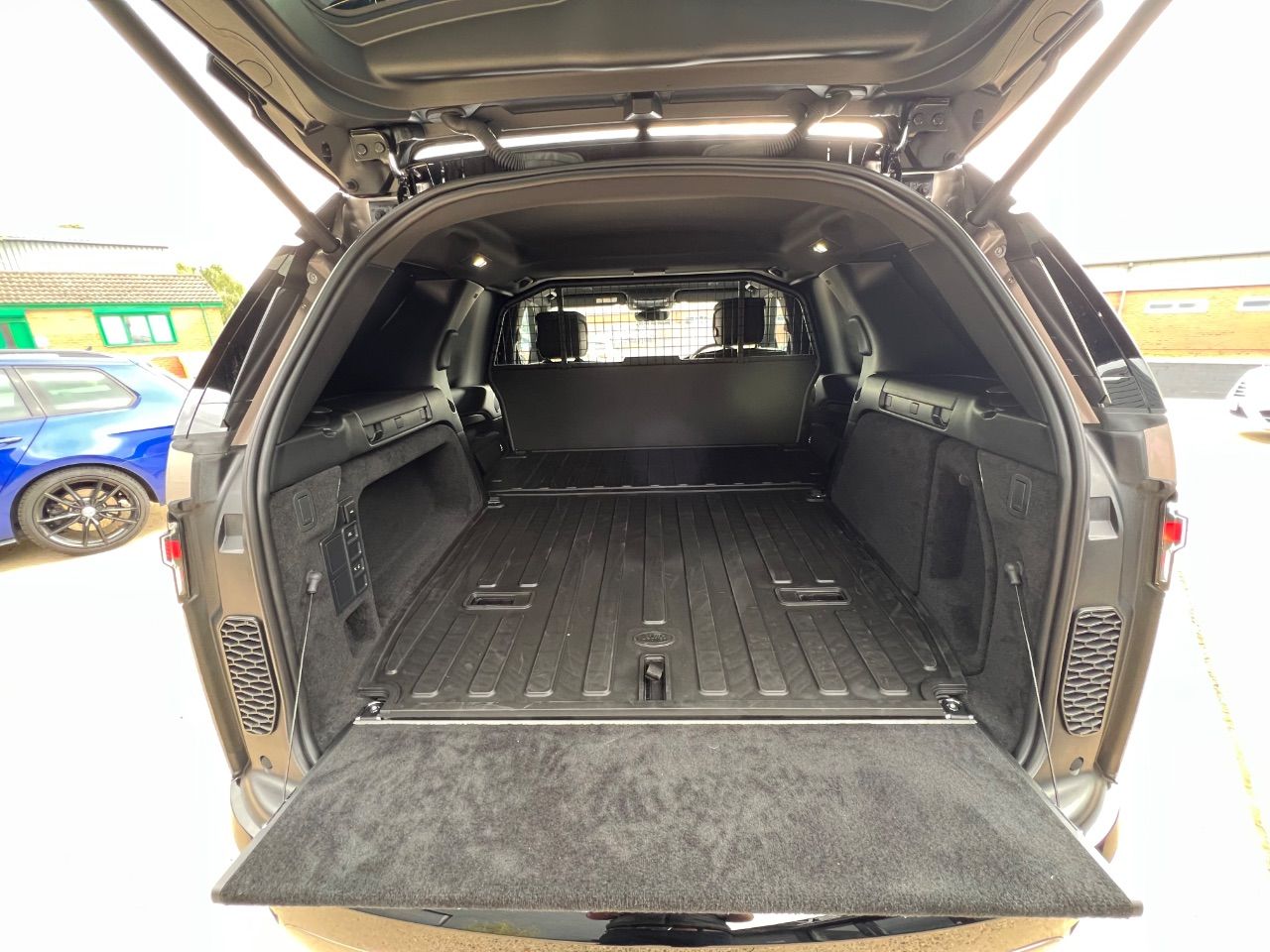 Land Rover Discovery D300 R-Dynamic HSE Commercial LCV Auto 3.0