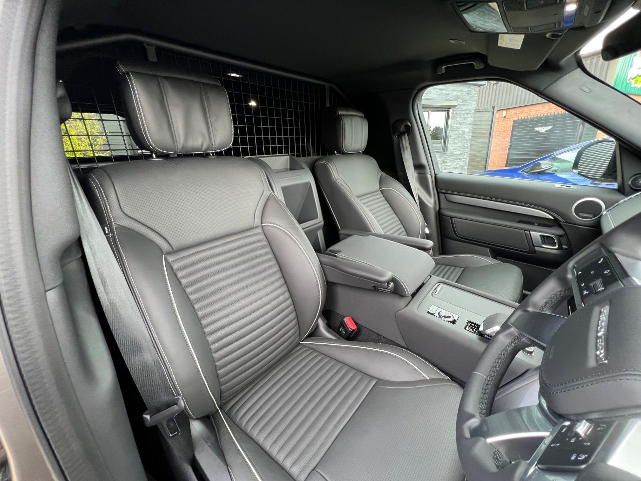 Land Rover Discovery D300 R-Dynamic HSE Commercial LCV Auto 3.0