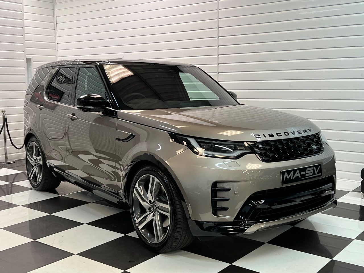 Land Rover Discovery D300 R-Dynamic HSE Commercial LCV Auto 3.0