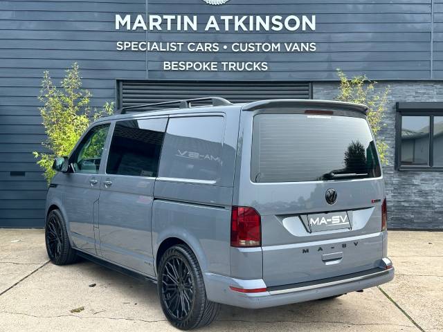 2023 Volkswagen Transporter 2.0 TDI 150ps Kombi Conversion 4MOTION