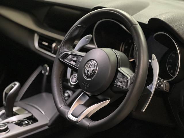 2022 Alfa Romeo Stelvio 2.2 D 210 Veloce 5dr Auto