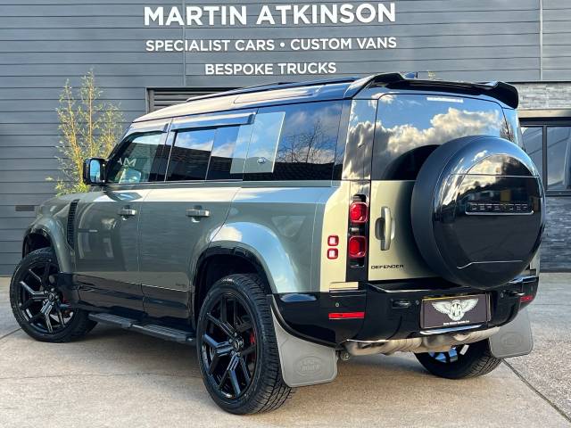 2022 Land Rover Defender 3.0 D250 X-Dynamic SE 110 5dr Auto