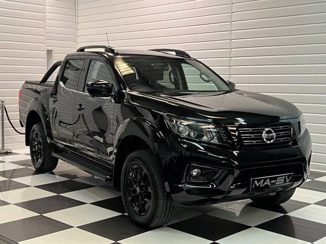 Nissan Navara Double Cab Pick Up N-Guard 2.3dCi 190 TT 4WD Auto Pick Up Diesel Black