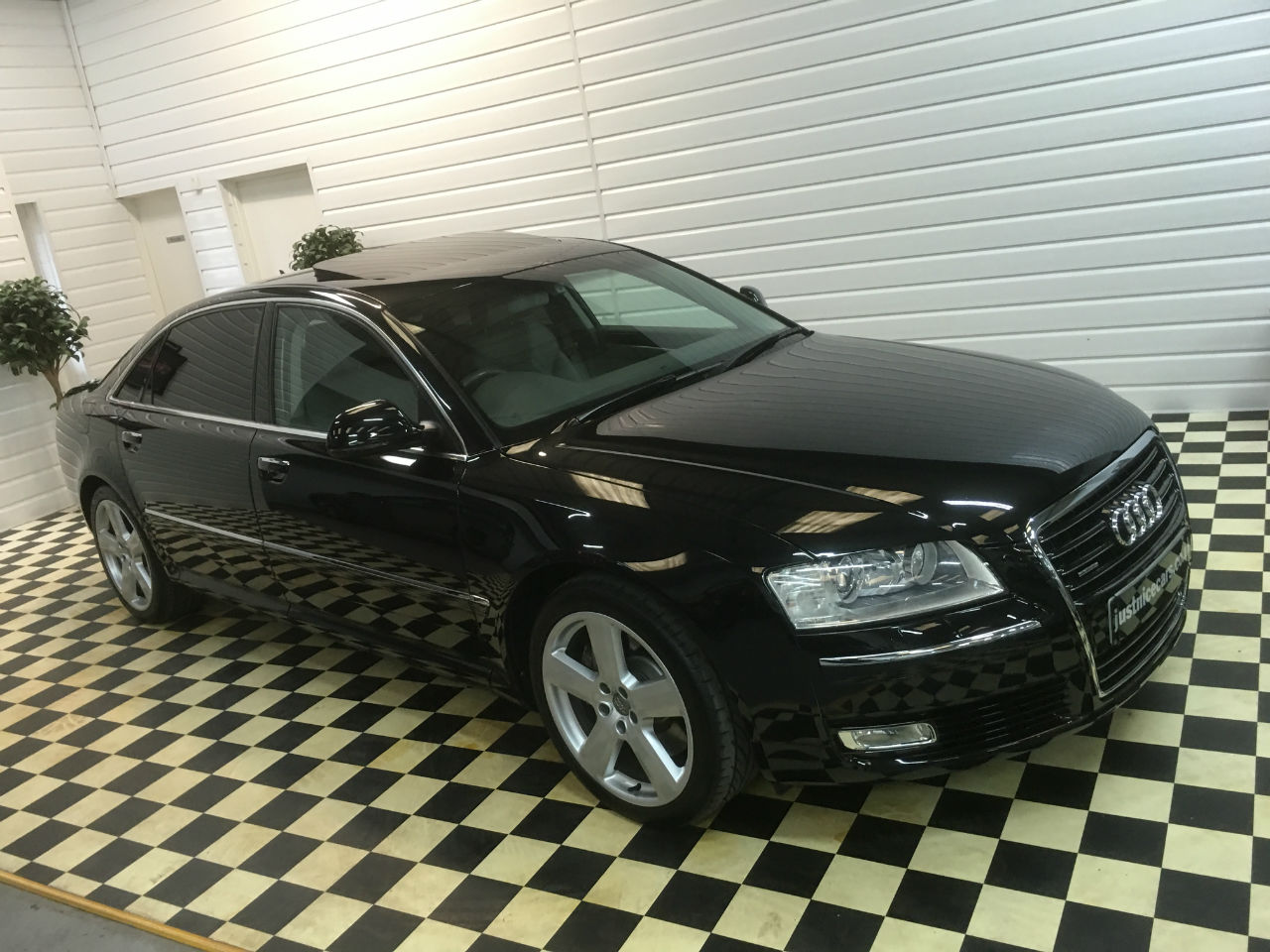 Audi A8 4.2 FSI Quattro SE 4dr Tip Auto Saloon Petrol Black