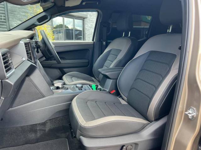2024 Volkswagen Amarok (74 REG) 2024 Volkswagen Amarok 3.0 TDI V6 MA-SV Black Edition Style Premium Pack 4Motion