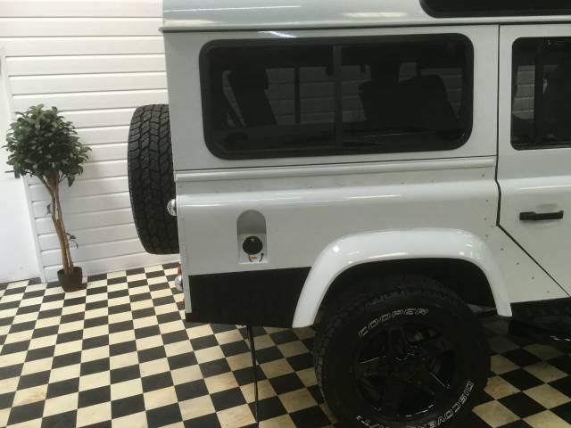 2011 Land Rover Defender Defender 110 LHD (Left Hand Drive)  2.4 TDCi Station Wagon 7 Seater 5dr