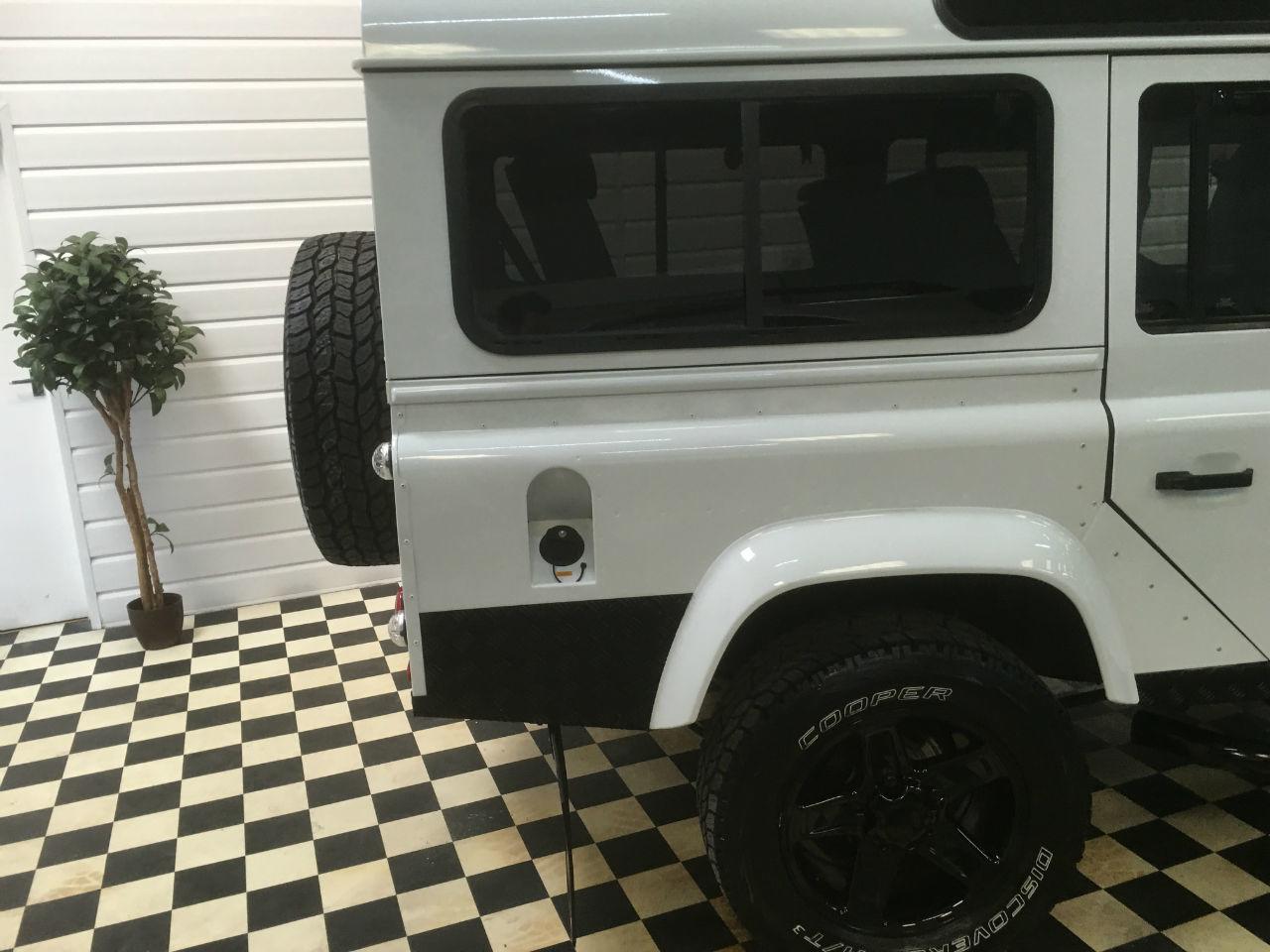 Land Rover Defender Defender 110 LHD (Left Hand Drive) 2.4 TDCi Station Wagon 7 Seater 5dr Estate Diesel Fuji White