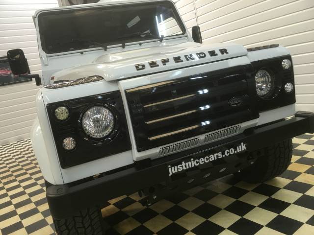 2011 Land Rover Defender Defender 110 LHD (Left Hand Drive)  2.4 TDCi Station Wagon 7 Seater 5dr