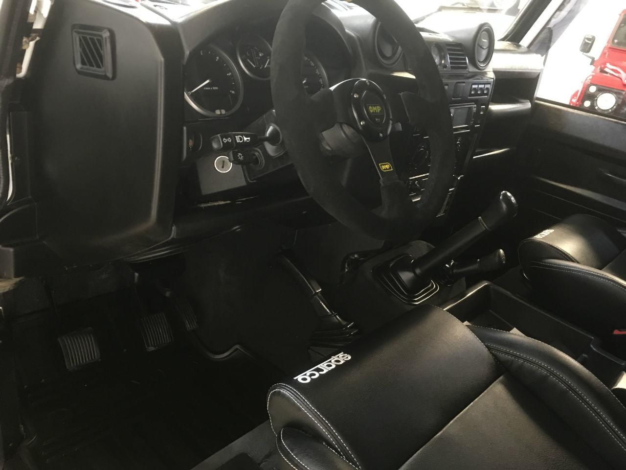 Land Rover Defender Defender 110 LHD (Left Hand Drive) 2.4 TDCi Station Wagon 7 Seater 5dr Estate Diesel Fuji White