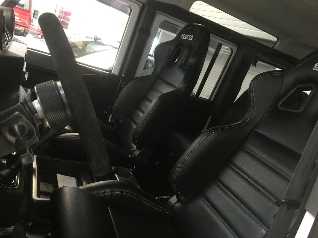 Land Rover Defender Defender 110 LHD (Left Hand Drive) 2.4 TDCi Station Wagon 7 Seater 5dr Estate Diesel Fuji White