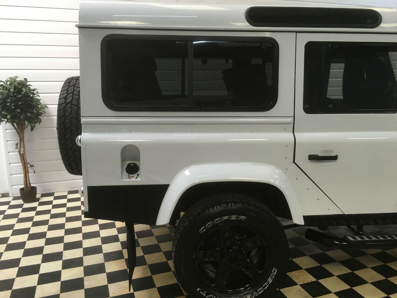 Land Rover Defender Defender 110 LHD (Left Hand Drive) 2.4 TDCi Station Wagon 7 Seater 5dr Estate Diesel Fuji White
