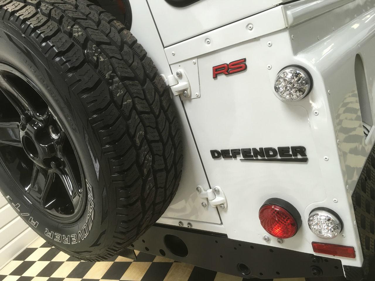 Land Rover Defender Defender 110 LHD (Left Hand Drive) 2.4 TDCi Station Wagon 7 Seater 5dr Estate Diesel Fuji White