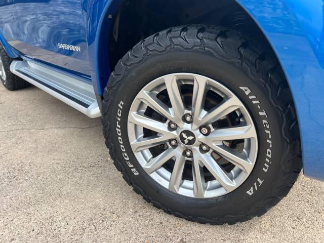 2017 Mitsubishi L200 2.4 Double Cab DI-D 178 Barbarian 4WD