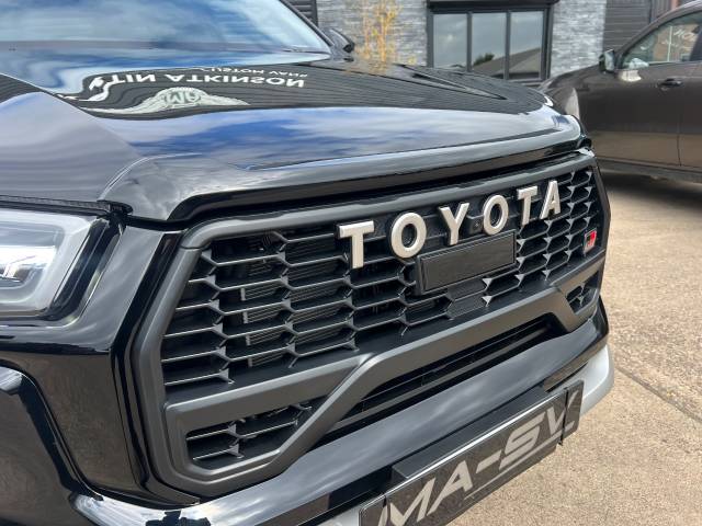 2025 Toyota Hi-Lux 2.8 D-4D GR SPORT II Pickup Double Cab 4dr Diesel Auto 4WD Euro 6 (s/s) (204 ps) 2.8
