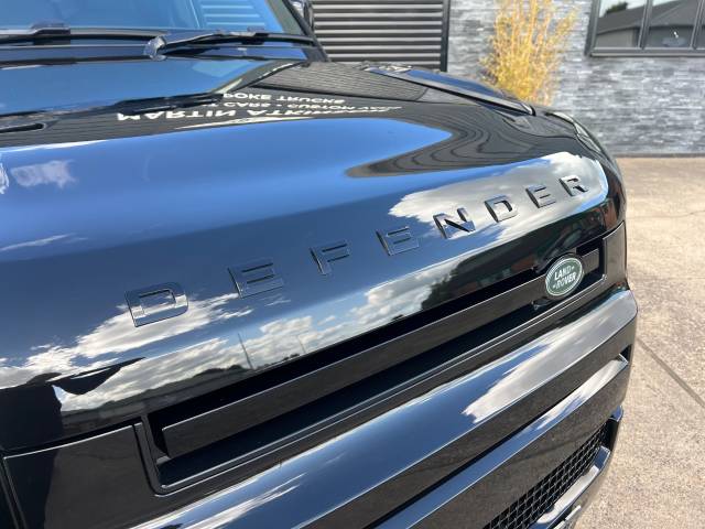 2025 Land Rover Defender Defender 110 3.0 D250 X-DYNAMIC SE MHEV Hard Top SUV Auto Commercial