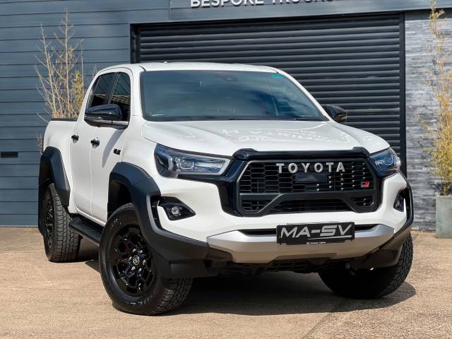 Toyota Hi-Lux 2.8 D-4D GR SPORT II Pickup Double Cab 4dr Diesel Auto 4WD Euro 6 (s/s) (204 ps) 2.8 Pick Up Diesel Pure White