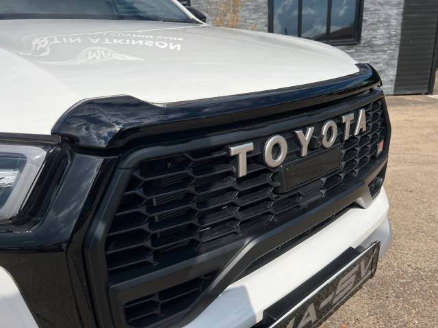 2025 Toyota Hi-Lux 2.8 D-4D GR SPORT II Pickup Double Cab 4dr Diesel Auto 4WD Euro 6 (s/s) (204 ps) 2.8