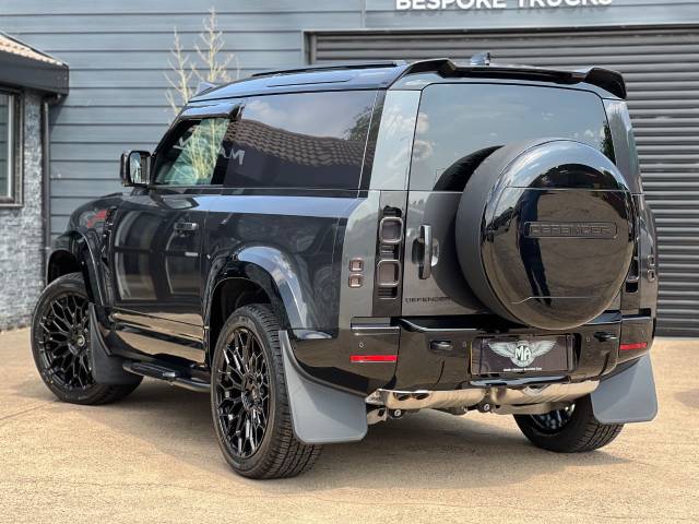 2025 Land Rover Defender 90 3.0 D250 Hard Top X-Dynamic SE Auto (BESPOKE STYLING)