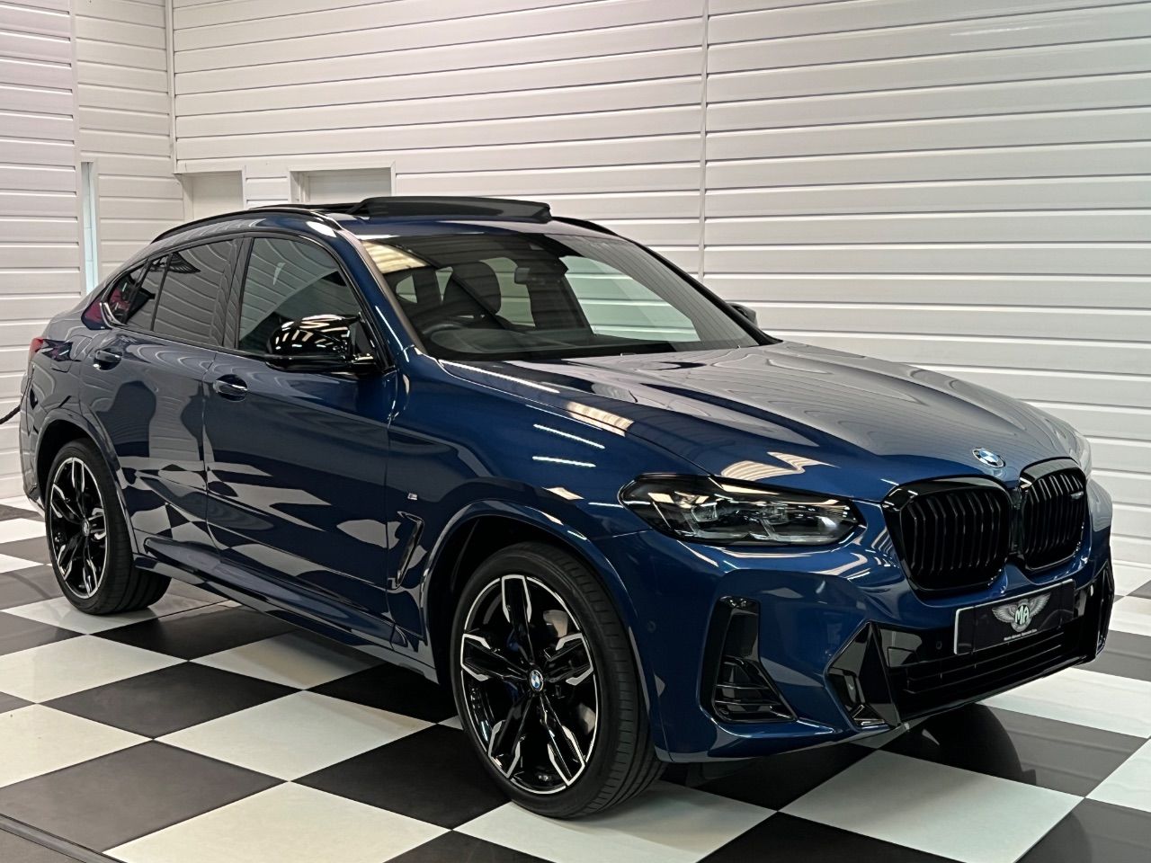 2023 BMW X4