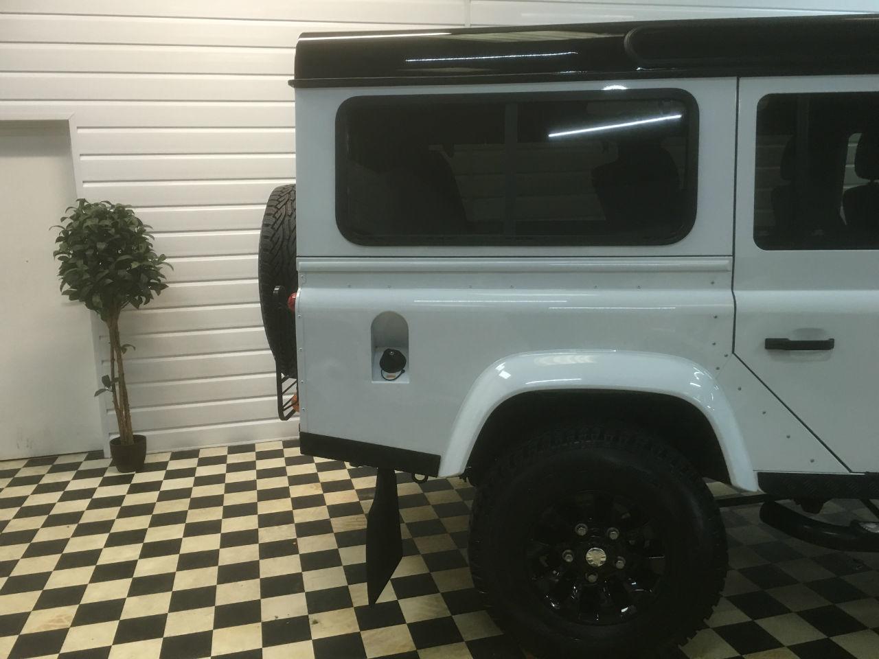 Land Rover Defender XS Station Wagon 2.2 TDCi 7 Seater Four Wheel Drive Diesel Fuji White