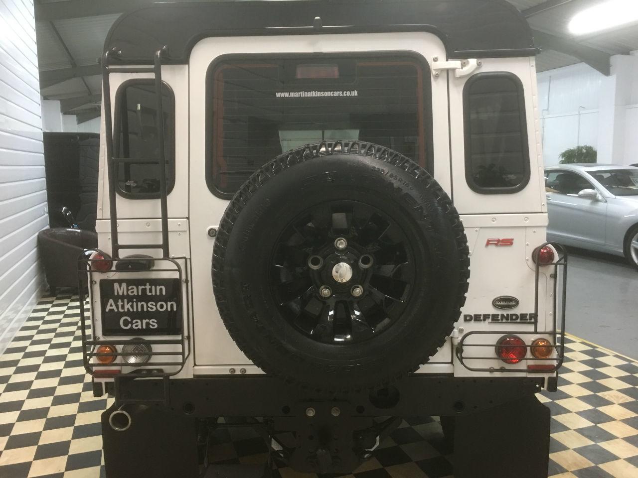 Land Rover Defender XS Station Wagon 2.2 TDCi 7 Seater Four Wheel Drive Diesel Fuji White