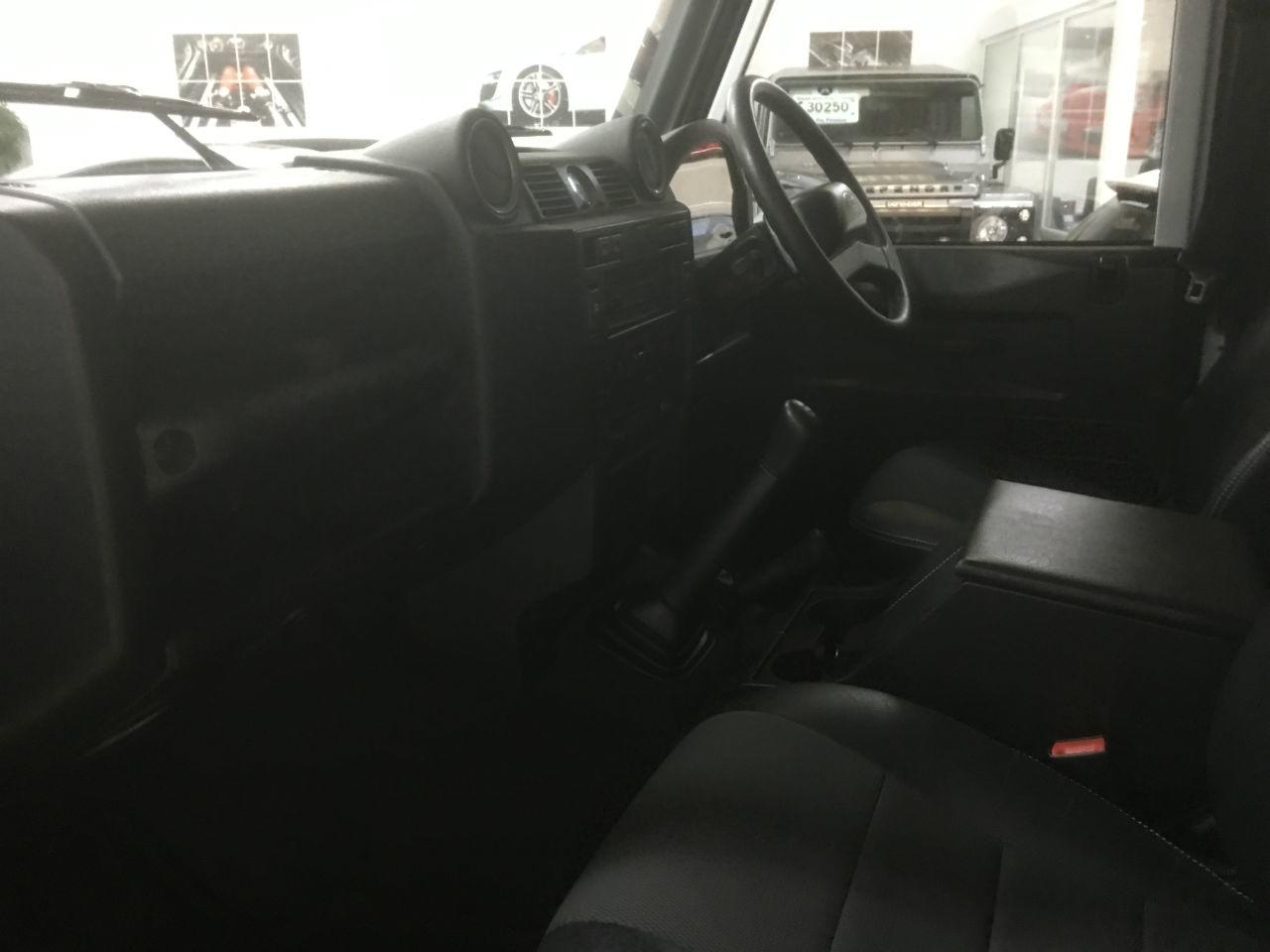 Land Rover Defender XS Station Wagon 2.2 TDCi 7 Seater Four Wheel Drive Diesel Fuji White