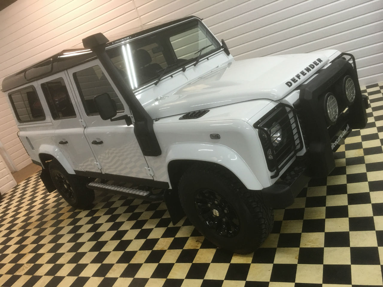 Land Rover Defender XS Station Wagon 2.2 TDCi 7 Seater Four Wheel Drive Diesel Fuji White