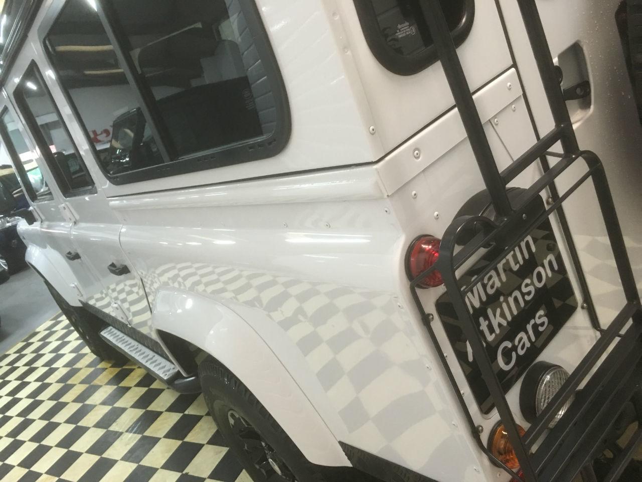 Land Rover Defender XS Station Wagon 2.2 TDCi 7 Seater Four Wheel Drive Diesel Fuji White