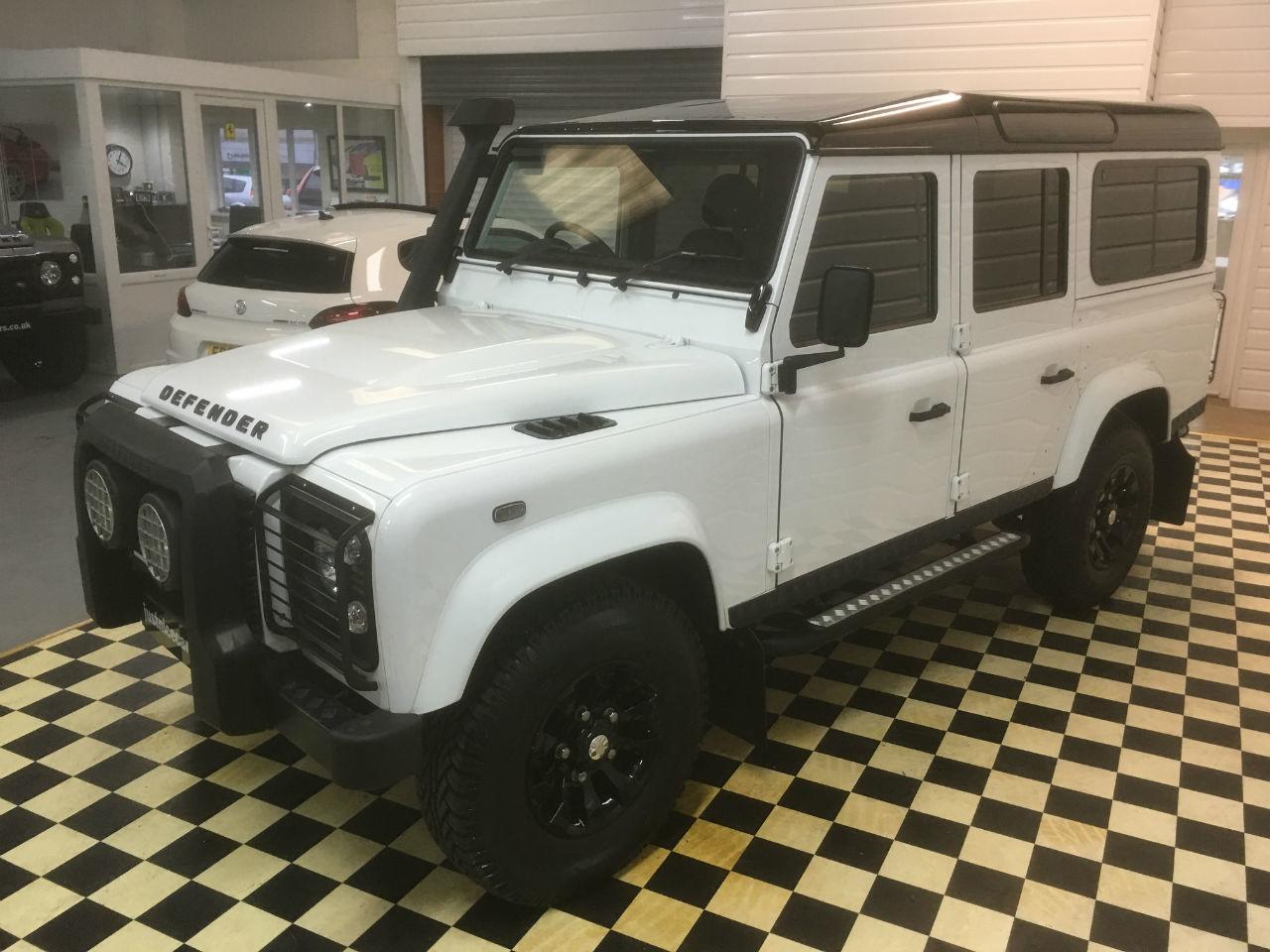 Land Rover Defender XS Station Wagon 2.2 TDCi 7 Seater Four Wheel Drive Diesel Fuji White