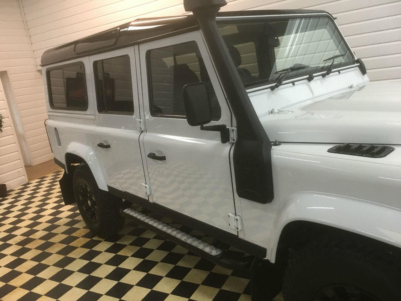 Land Rover Defender XS Station Wagon 2.2 TDCi 7 Seater Four Wheel Drive Diesel Fuji White