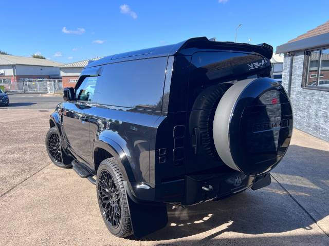 2025 Land Rover Defender 90 3.0 D250 Hardtop X-Dynamic SE Auto (Bespoke styling)