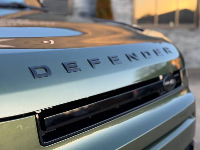 2025 Land Rover Defender 26MY 90 3.0 D250 Hard Top X-Dynamic SE Auto (BESPOKE STYLING)