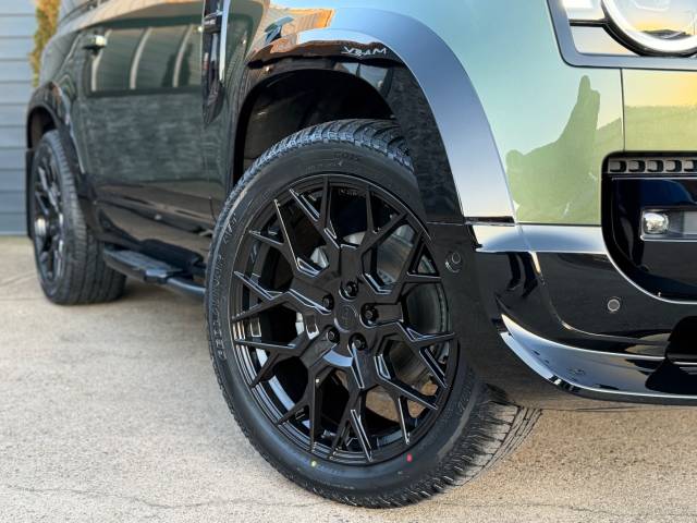 2025 Land Rover Defender 26MY 90 3.0 D250 Hard Top X-Dynamic SE Auto (BESPOKE STYLING)