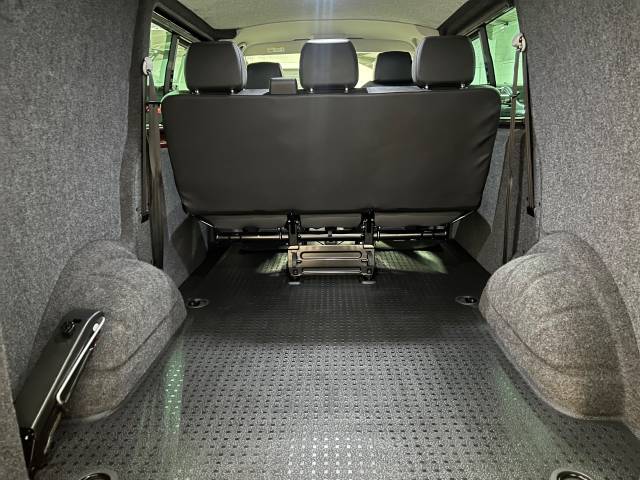 2021 Volkswagen Transporter 2.0 TDI 150 Highline Kombi Van