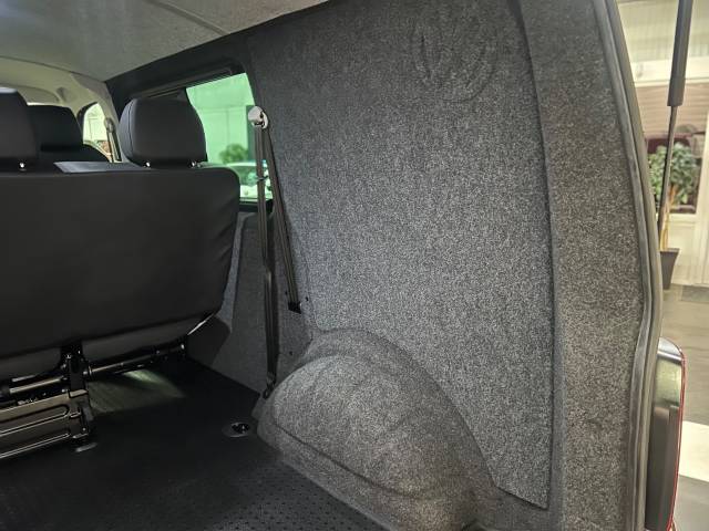 2021 Volkswagen Transporter 2.0 TDI 150 Highline Kombi Van