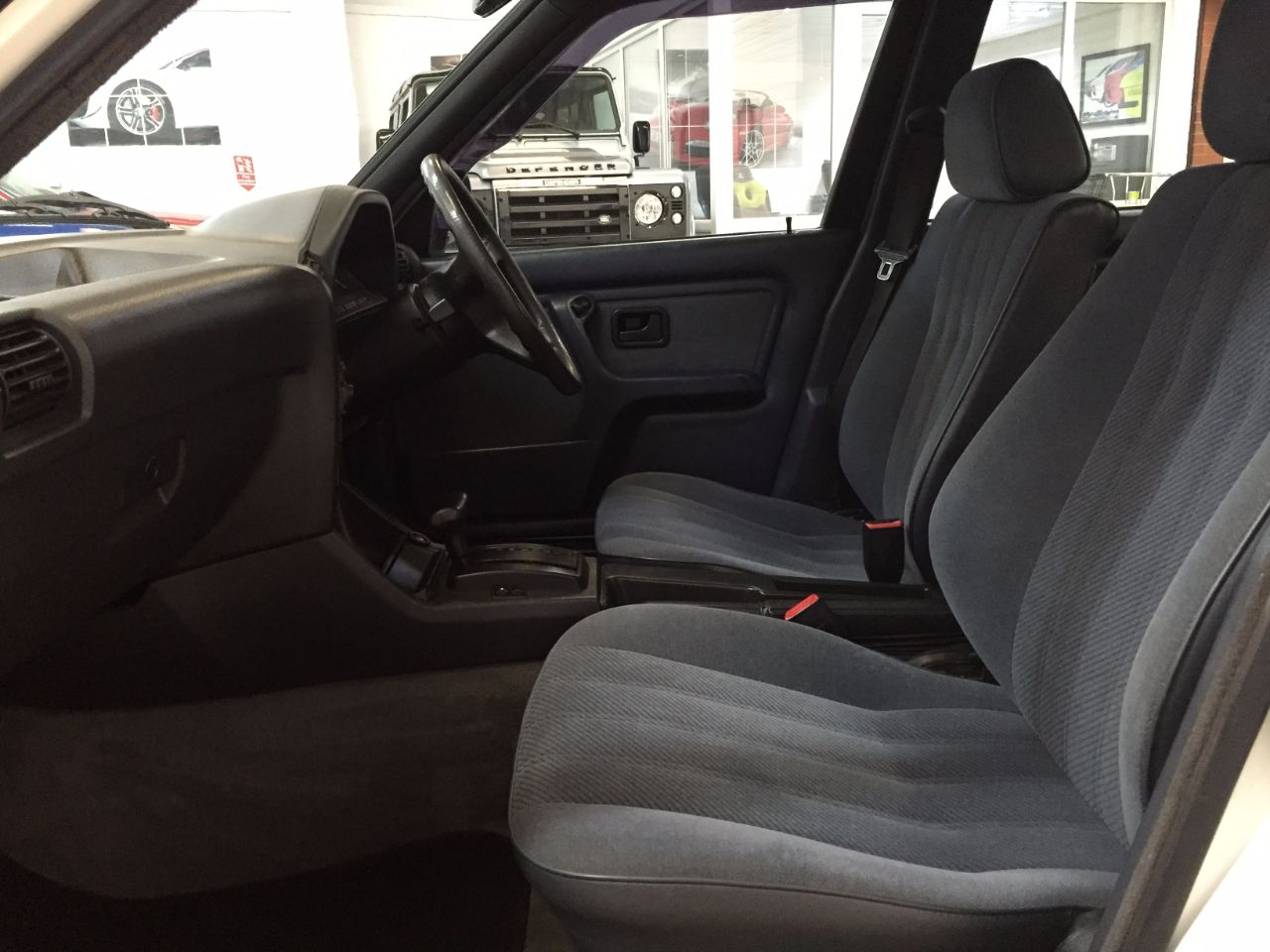 BMW 3 Series 2.0 E30 320I AUTO Saloon Petrol White