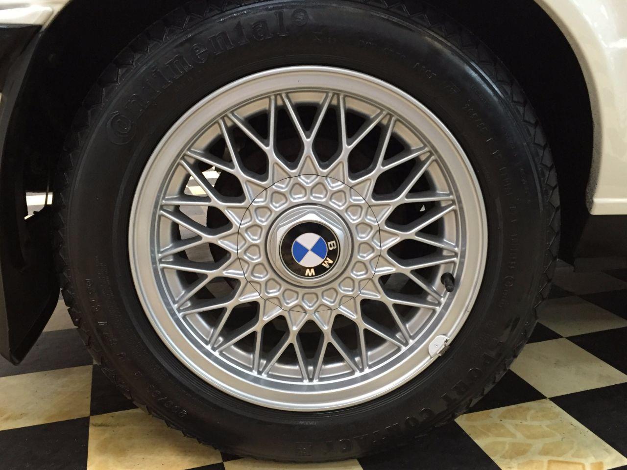 BMW 3 Series 2.0 E30 320I AUTO Saloon Petrol White