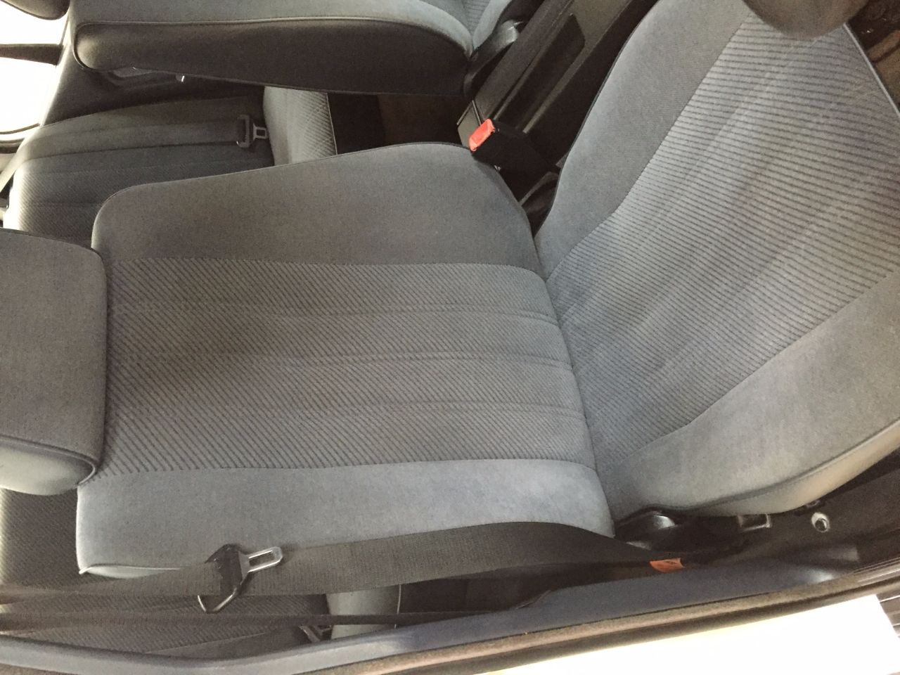 BMW 3 Series 2.0 E30 320I AUTO Saloon Petrol White