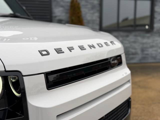 2025 Land Rover Defender 2026MY Defender 110 3.0 D250 S MHEV Hard Top SUV Auto Commercial MA-SV Styling Pack