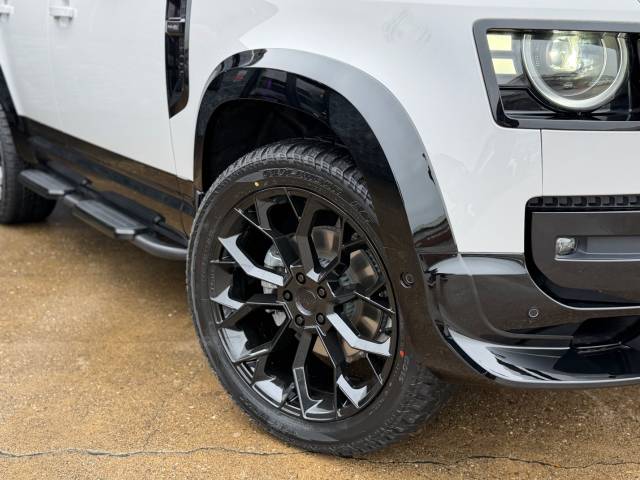 2025 Land Rover Defender 2026MY Defender 110 3.0 D250 S MHEV Hard Top SUV Auto Commercial MA-SV Styling Pack