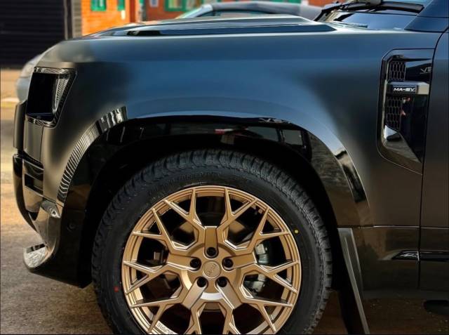 2026 Land Rover Defender 2026MY Defender 110 3.0 D250 X-Dynamic SE MHEV Hard Top SUV Auto Commercial  - 2026 (75)